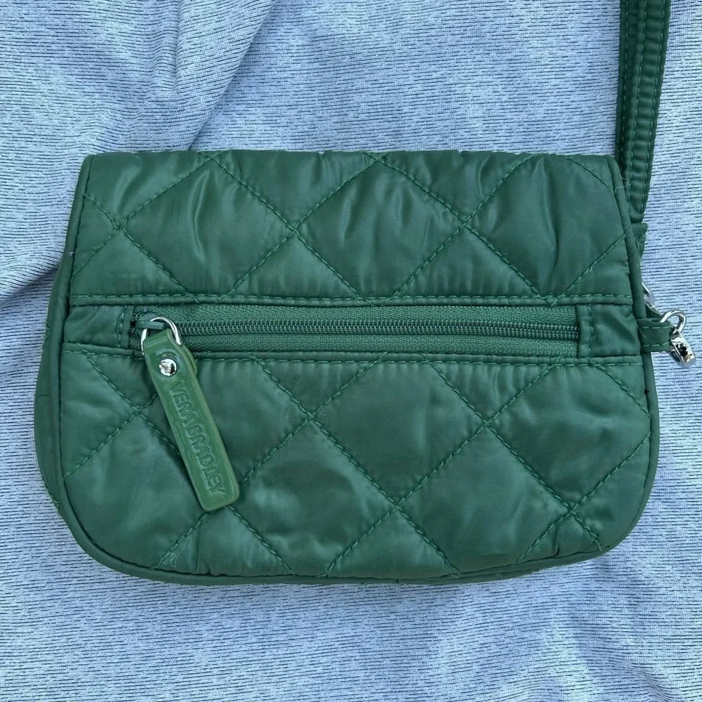 VERA BRADLEY Puffy Quilted Wristlet in Fern/Green